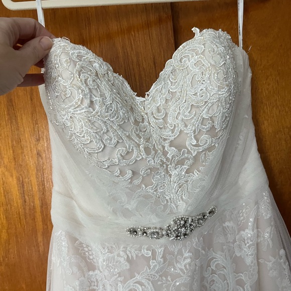 A brand new  ivory blush withoverlay Stella York wedding dress size 14 - Picture 4 of 12